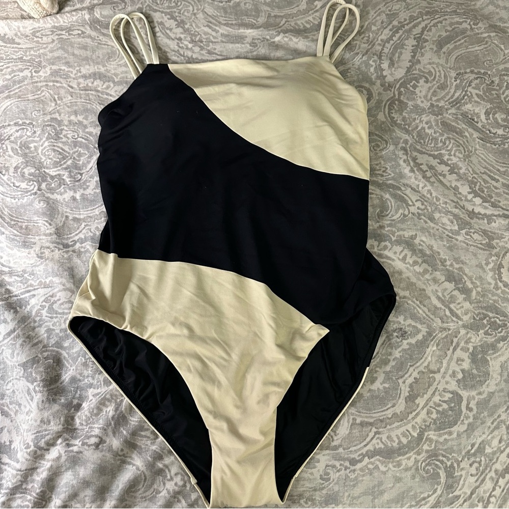CALIA by Carrie Underwood Black and Cream One-Piece Swimsuit
